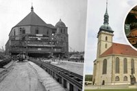Kostel v Mostě stěhovali po kolejích rychlostí 3cm za minutu: Megalomanský úkol dostal Česko do Guinnessovky