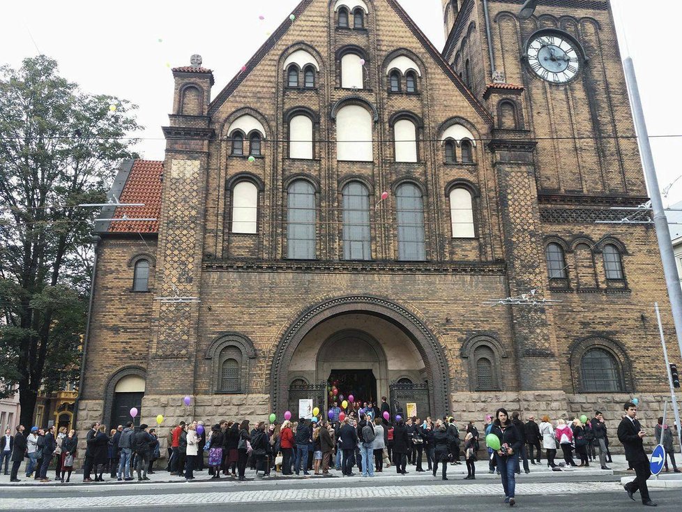 Týden po tragické srážce se konalo poslední rozloučení s talentovanou hobojistkou Denisou (†26).