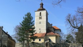 Kostel sv. Vavřince v Církvici na Kutnohorsku.