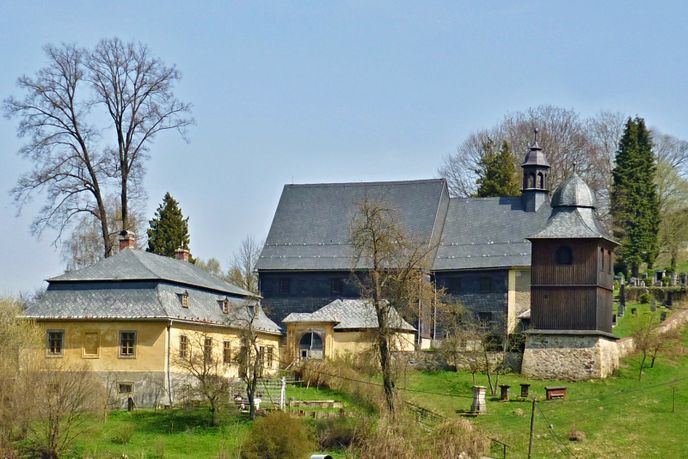 Církevní areál kostela sv. Kryštofa v Kryštofově Údolí