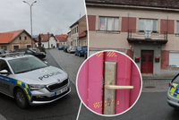 Dva mrtví v Kostelci nad Černými lesy: Střílel ženin ex?! Padlo obvinění