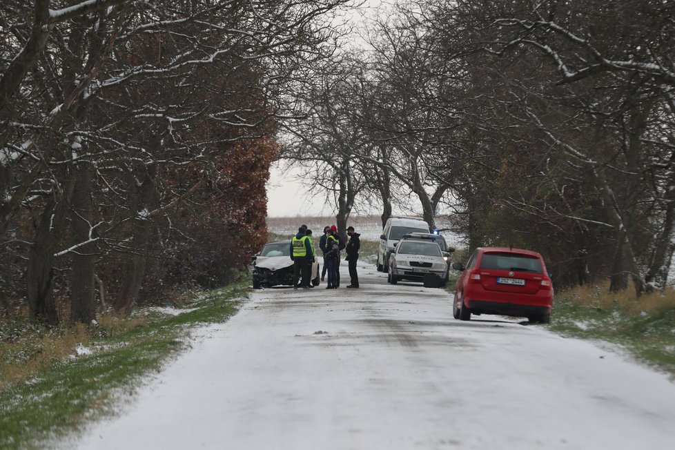 Tragická nehoda u Kostelce nad Černými lesy.