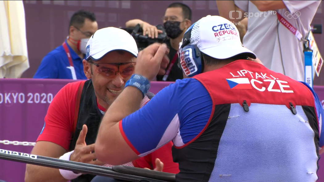 David Kostelecký (vlevo) s Jiřím Liptákem opanovali olympijský závod v trapu