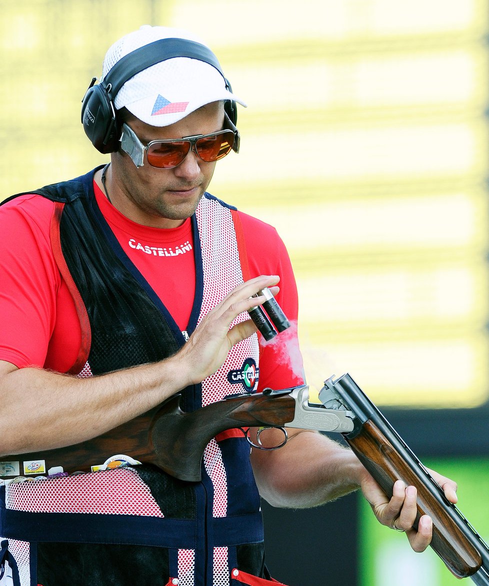Obhájce olympijského zlata ve střelbě na trap David Kostelecký nepostoupil v Londýně do finále.