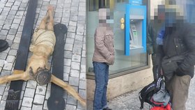 Strážníci budili skupinku bezdomovců spící u bankomatu v Perlově ulici. Našli u nich kradený dřevěný kříž a tělo Ježíše Krista
