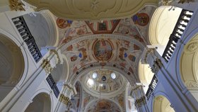 Vláda rozhodla 31. ledna 2018 o zapsání barokního areálu kláštera v Chlumu Svaté Maří na Sokolovsku na seznam národních kulturních památek. Pohled na místní kostel Nanebevzetí Panny Marie z 30. ledna 2018.