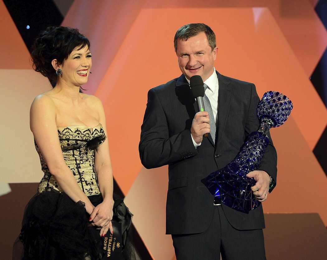 Tereza Kostková s reprezentačním trenérem Pavlem Vrbou, který zároveň převzal cenu pro nejlepšího kouče za minulý rok.
