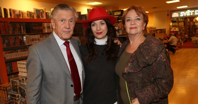 Tereza Kostková s rodiči.