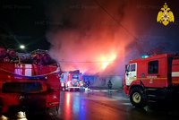 13 mrtvých v ruském nočním klubu: Rychle se šířící požár, panika a tlačenice
