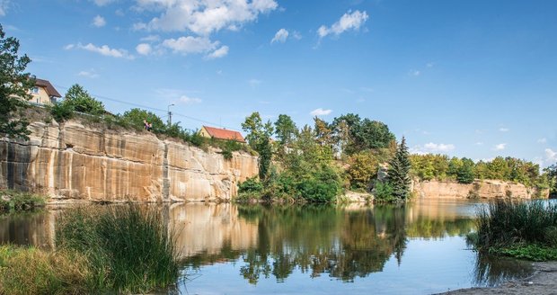 Košutecké jezírko na severním okraji Plzně.