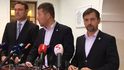 Tiskovka SPD, zleva: Radim Fiala, Tomio Okamura, Radek Koten