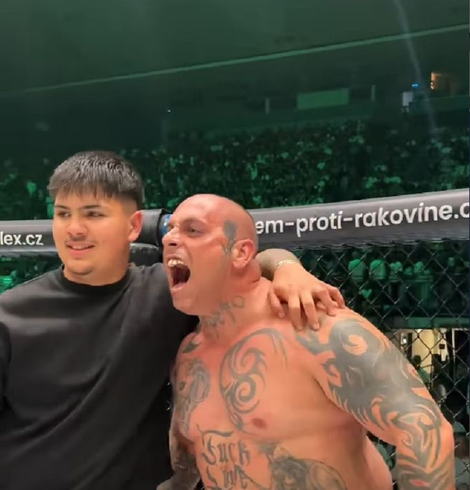Clash ONLINE: Kotlár zničil Krále Pabla, příště Kocián proti fotbalistovi Feninovi! Clash ONLINE: Kotlár zničil Krále Pabla, příště Kocián proti fotbalistovi Feninovi!