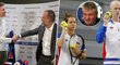 Balík peněz pro tenisové kapitány za pár dní práce? Předseda svazu Jakub Kotrba v tom udělal jasno! Balík peněz pro tenisové kapitány za pár dní práce? Předseda svazu Jakub Kotrba v tom udělal jasno!