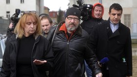 Bývalý ředitel pražských městských strážníků Vladimír Kotrouš byl 20. února 2012 propuštěn z vazební věznice Pankrác. Kotrouš, kterému soud vyměřil za přijetí úplatku 5,5 roku vězení, nastoupil 15. března po poledni do pankrácké káznice.