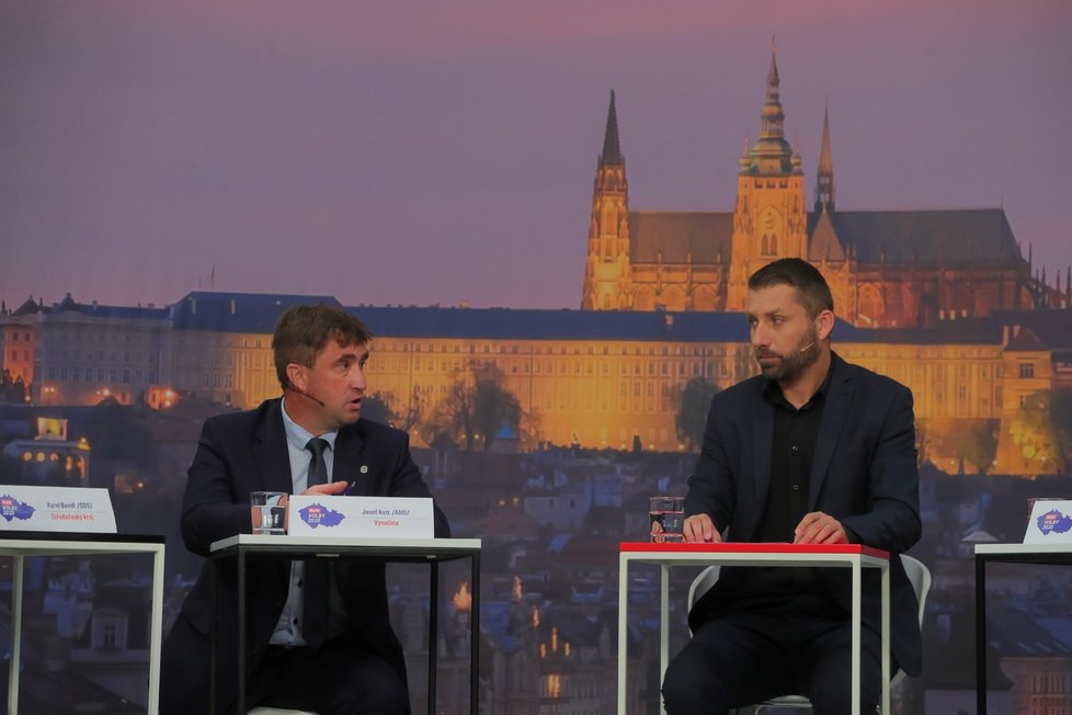 Krajská debata Blesk Zpráv o zemědělství a průmyslu (24. 9. 2020): Josef Kott (ANO) a moderátor Jaroslav Šimáček