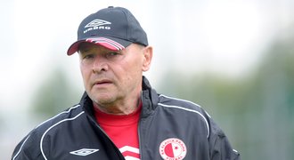 Kouč Slavie Koubek kvůli termínovým kolizím končí u devatenáctky