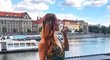 Kateřina Koubová si užívá chvíle pohody u Vltavy v Praze