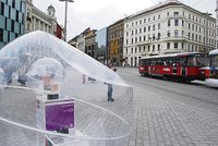 Ostuda v Brně! Útoky vandalů ukončily výstavu
