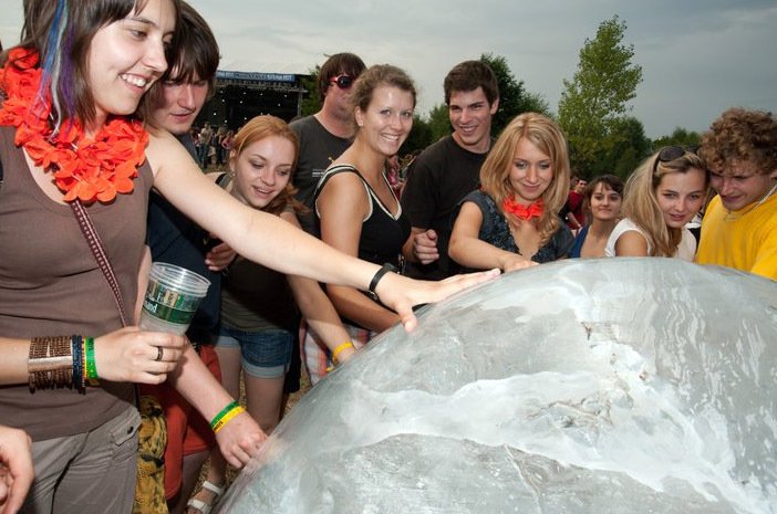 Ledová koule na SázavaFestu