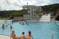 Brněnská koupaliště se rozloučí s létem: Akce pro děti zdarma a kde se vykoupat ještě v září