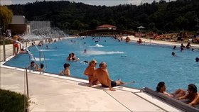 Kam v Brně na koupaliště: Nejen bazény a tobogány, ale i minigolf, lanové centrum a trampolíny