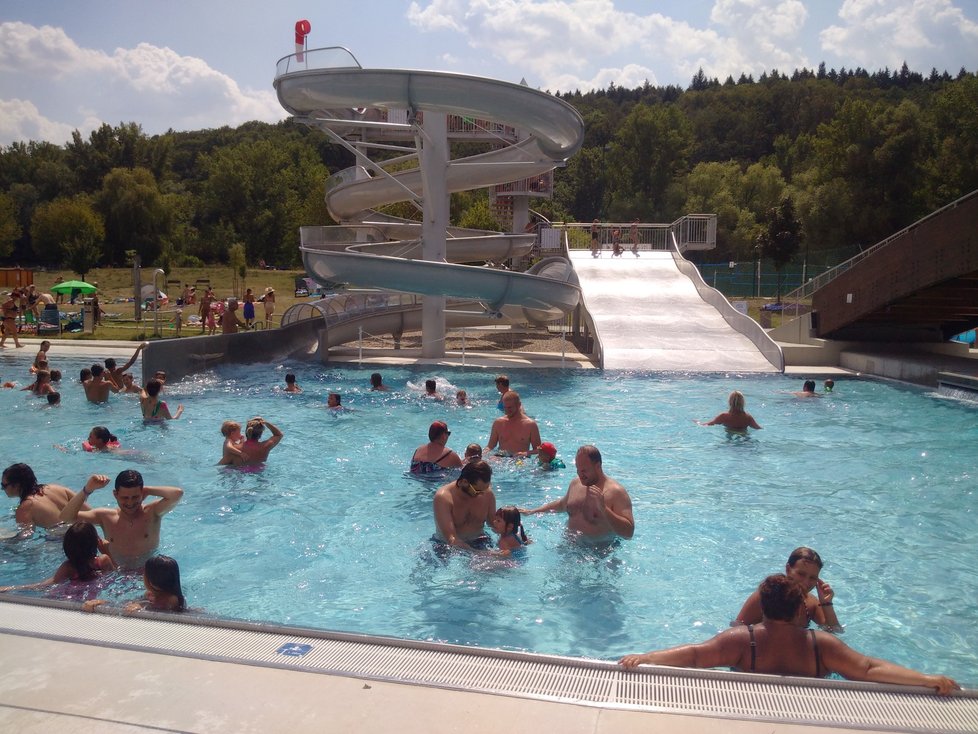 Školy mohou zdarma využívat i sportovní vybavení nebo hřiště.