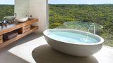 Nejkrásnější koupelny na světě: Luxusní, designové i v kontaktu s přírodou