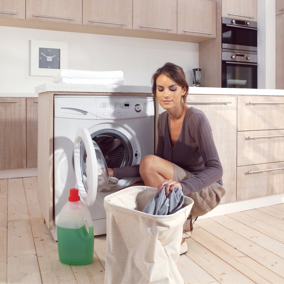 Tiché pračky můžete vystěhovat z koupelny do kuchyně.