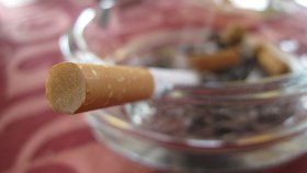 Absolutní zákaz cigaret: Rusové narození po roce 2015 si zřejmě nezapálí. (Ilustrační foto)