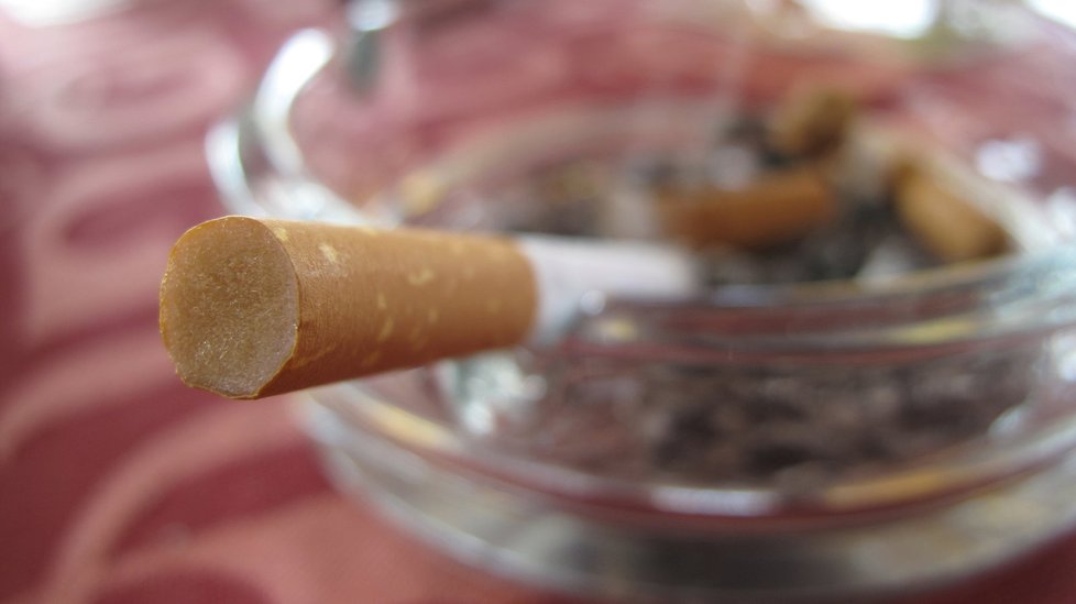 Kuřáci si od příštího roku opět připlatí: Může za to vyšší daň z tabáku