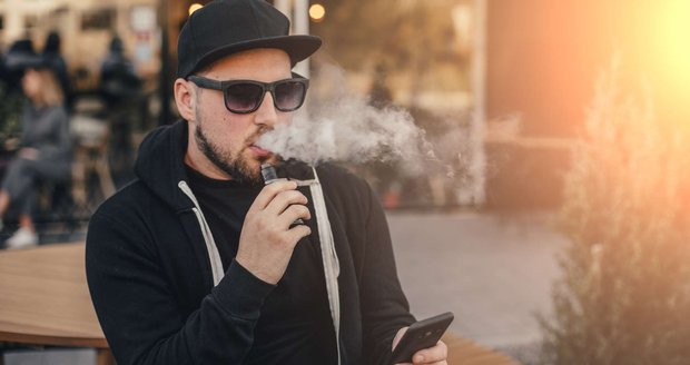 Experti uklidňují veřejnost a boří mýty o démonizované náhražce cigaret.