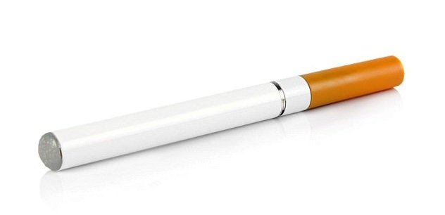 Děti ve světě začínají přecházet na elektronické cigarety i kvůli trikům s vapováním, podobný trend hrozí i v Česku, míní odborník