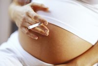 Kouření v těhotensví: Jedovatější než heroin