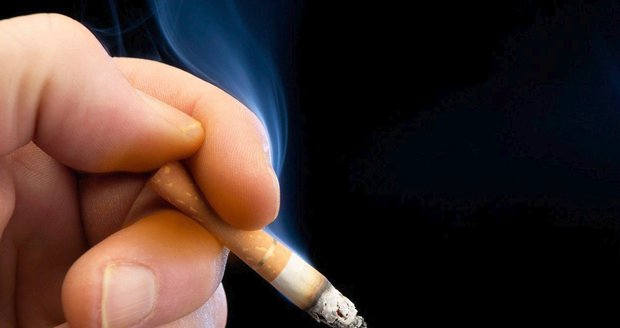 Cigarety jsou radioaktivní, varují lékaři. Ročně na rakovinu plic zemře přes 5000 Čechů