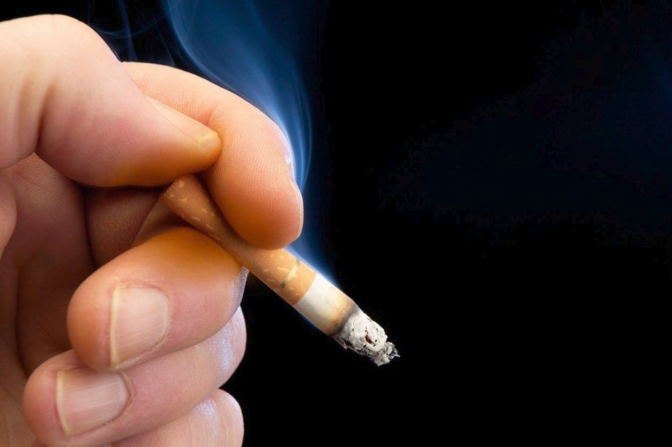 Ve Švédsku vstoupil v pondělí v platnost zákon, který zakazuje kouření před hospodami
