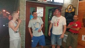 0:18 Sport bar Mladá Boleslav: Štamgasti vyrazili na cigaretu ven
