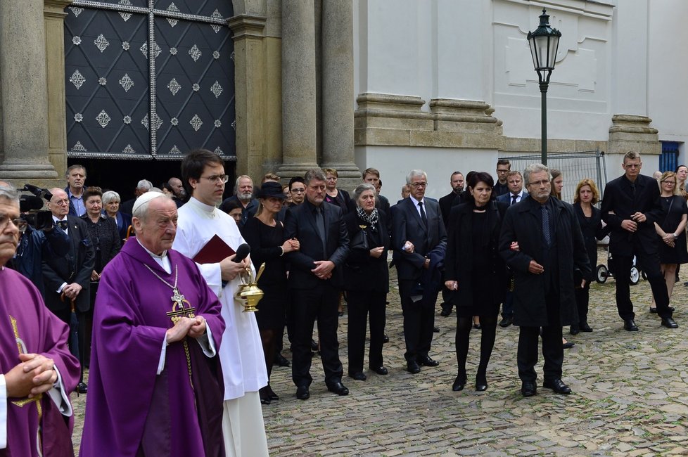 Poslední rozloučení s Josefem Kouteckým (†88): Dorazily stovky hostů (13. 7. 2019)