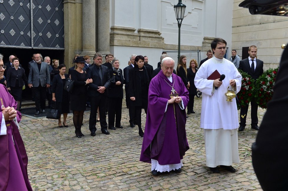 Poslední rozloučení s Josefem Kouteckým (†88): Dorazily stovky hostů (13. 7. 2019)