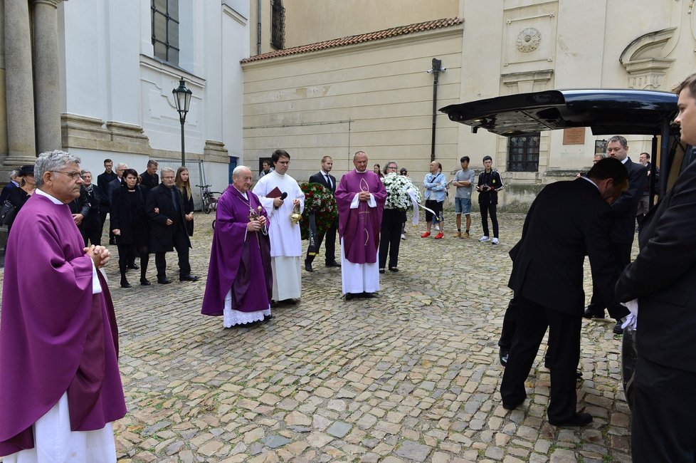 Poslední rozloučení s Josefem Kouteckým (†88): Dorazily stovky hostů (13. 7. 2019)