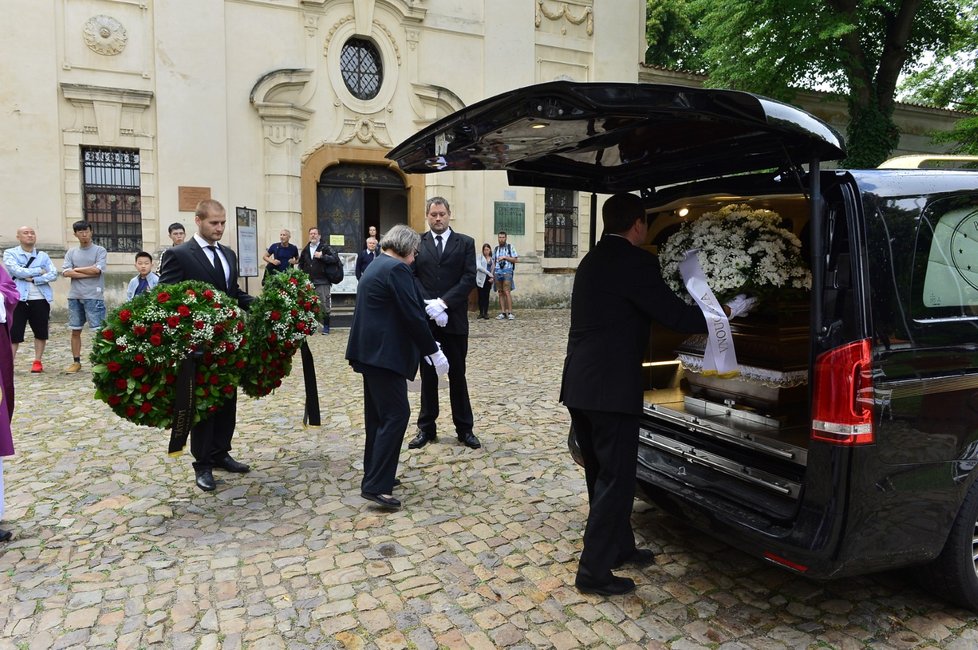 Poslední rozloučení s Josefem Kouteckým (†88): Dorazily stovky hostů (13. 7. 2019)