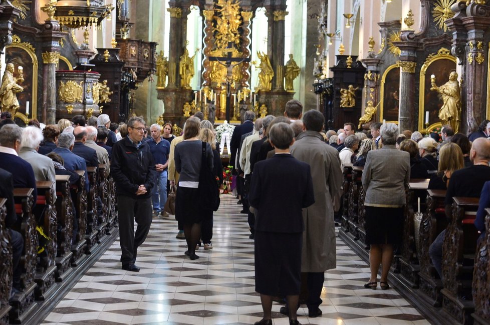 Poslední rozloučení s Josefem Kouteckým (†88): Dorazily stovky hostů (13. 7. 2019)