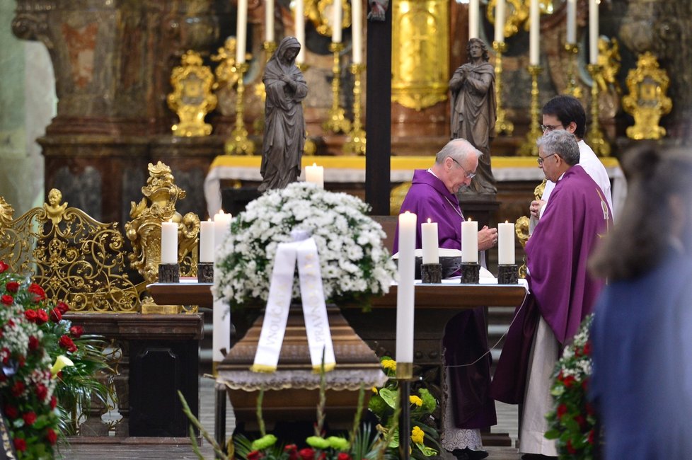 Poslední rozloučení s Josefem Kouteckým (†88): Dorazily stovky hostů (13. 7. 2019)