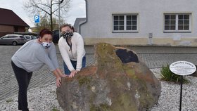 Zázračný kámen z Vlčí hory v Černošíně: Autistce Barunce bere vzteklost! Snížili ji i léky