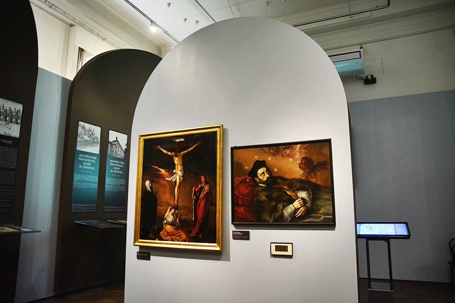 Výstavu kouzlo svatých obrázků si můžete prohlédnout až do 2. dubna 2018.
