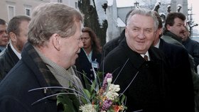 Exprezidenti Kováč a Havel spolu