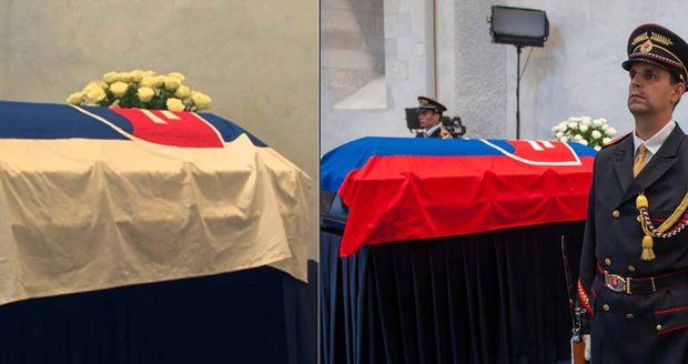 Trapas na státním pohřbu. Slováci prezidentu Kováčovi otočili vlajku