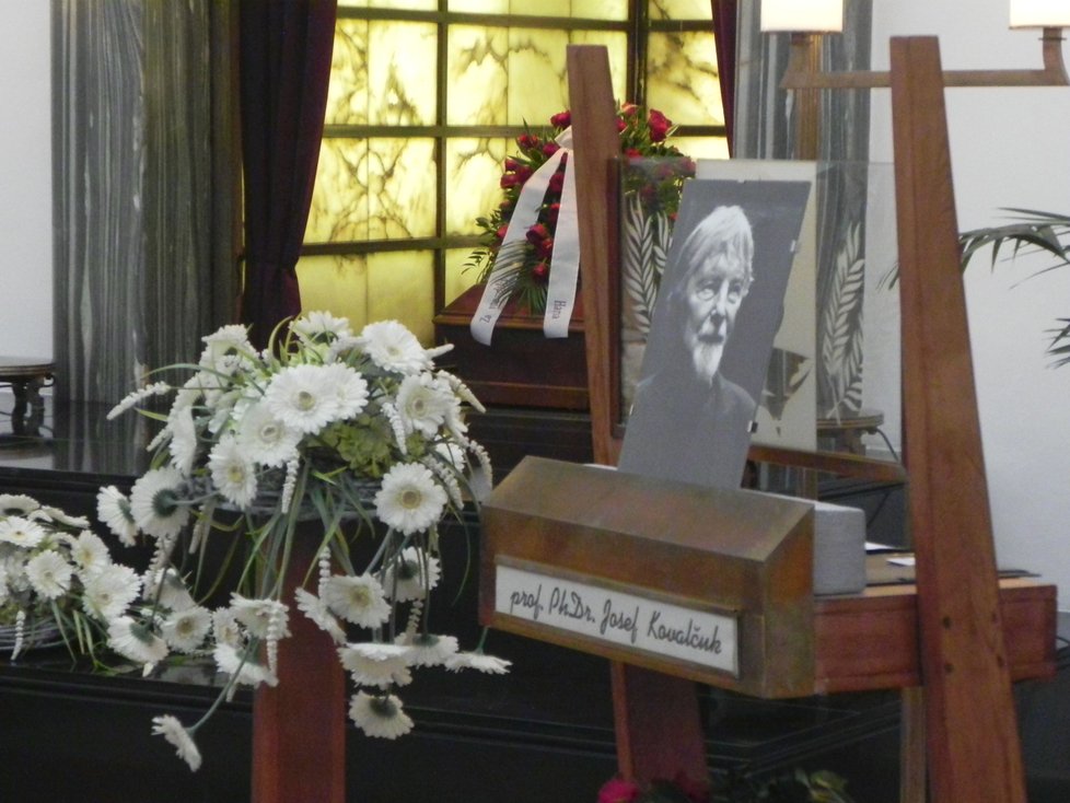 Pohřeb divadelníka Josefa Kovalčuka