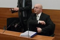 Místopředsedu Krajského soudu v Brně „napíchli“. Štěnice se našla za gaučem