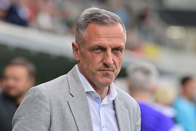 Trenér Luboš Kozel Trenér Luboš Kozel