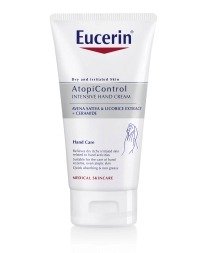 Krém na ruce Eucerin AtopiControl, 289 Kč. Hodí se pro ty, kdo trpí atopickým ekzémem a citlivou pokožkou. Koupíte v lékárnách.